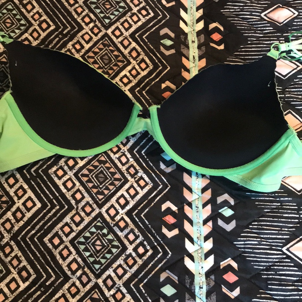 One Bra - Picture 2 of 4